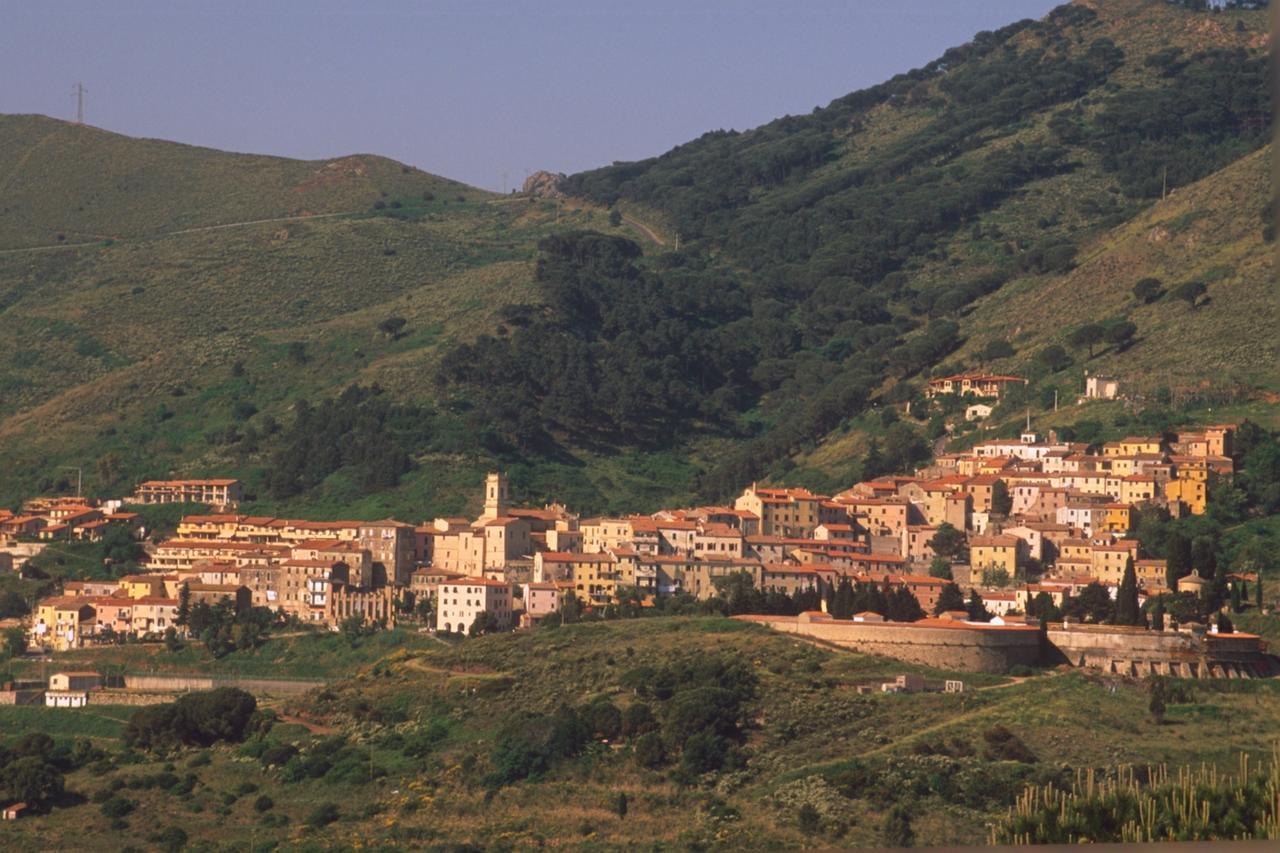 La Chiusa Di Rio Aparthotel Rio dellʼElba Bagian luar foto
